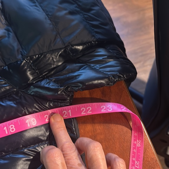 Columbia Women's Black Puffer Jacket - Picture 7 of 7